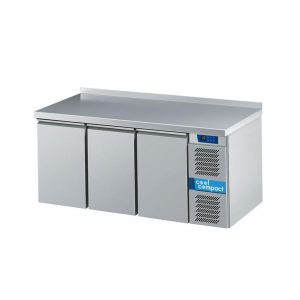 Table frigorifique GN1/1 Profondeur : 700 mm Hauteur du corps : 750 mm 3 portes